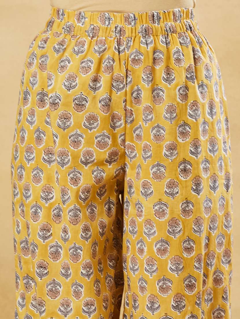 Women Printed Three Quarter Sleeves Kurta Salwar Set With Dupatta - 22522531 -  Standard Image - 5