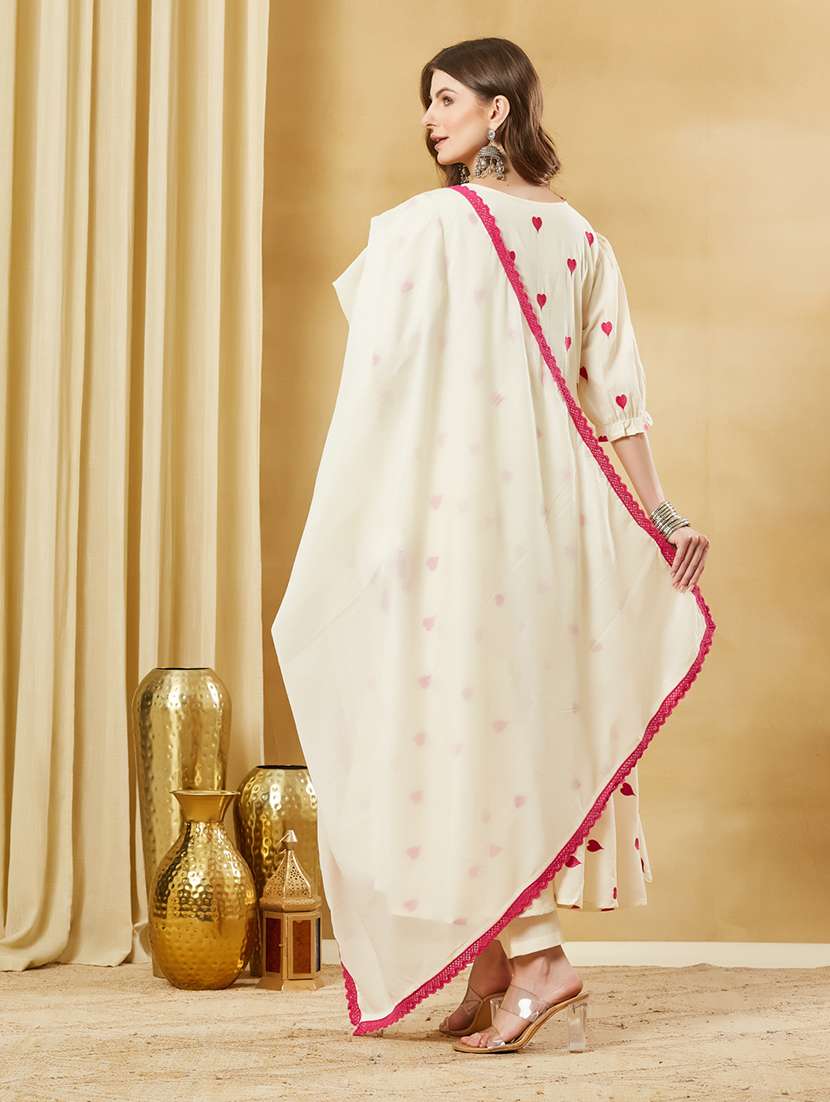 Women Embroidered Three Quarter Sleeves Kurta Pant Set With Dupatta - 22522532 -  Standard Image - 3