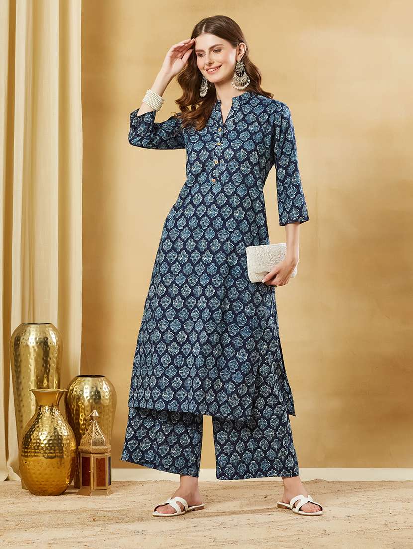 women printed three quarter sleeves kurta palazzo set 