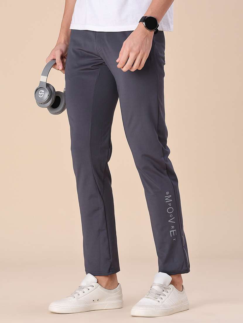men typographic mid rise ankle length track pant