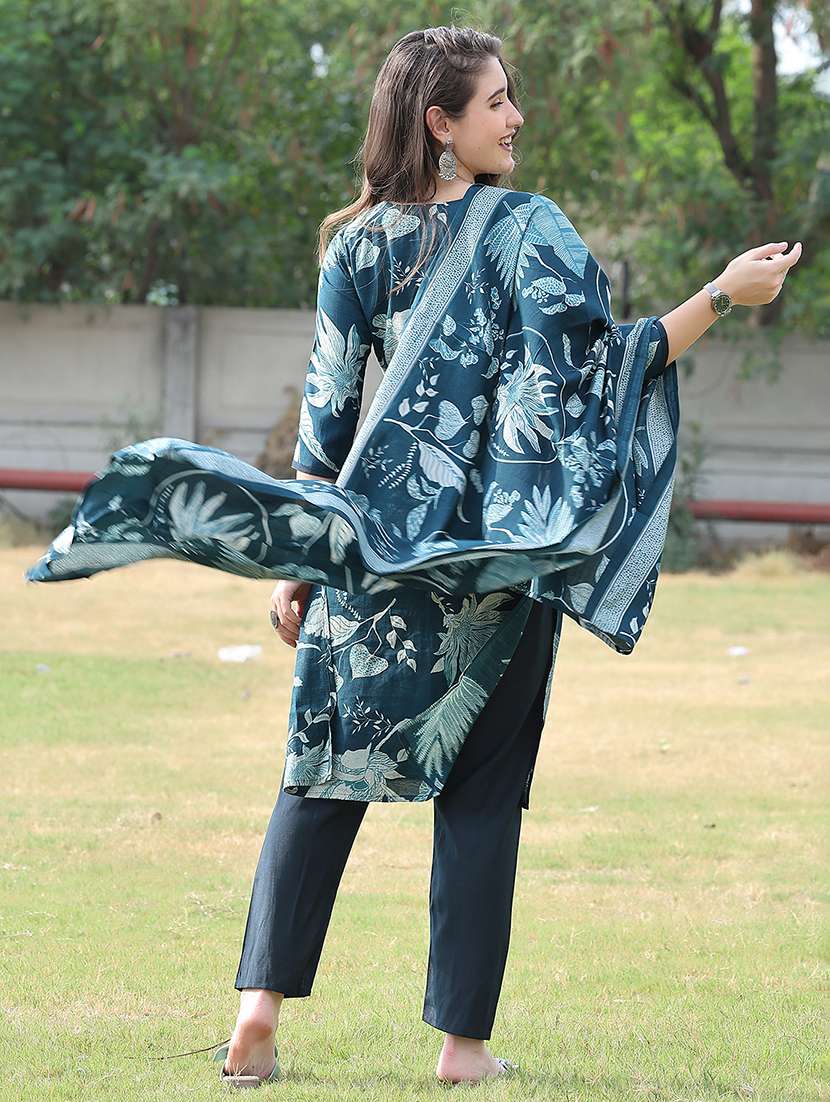 women printed three quarter sleeves kurta pant with dupatta set - 22524139 -  Standard Image - 3