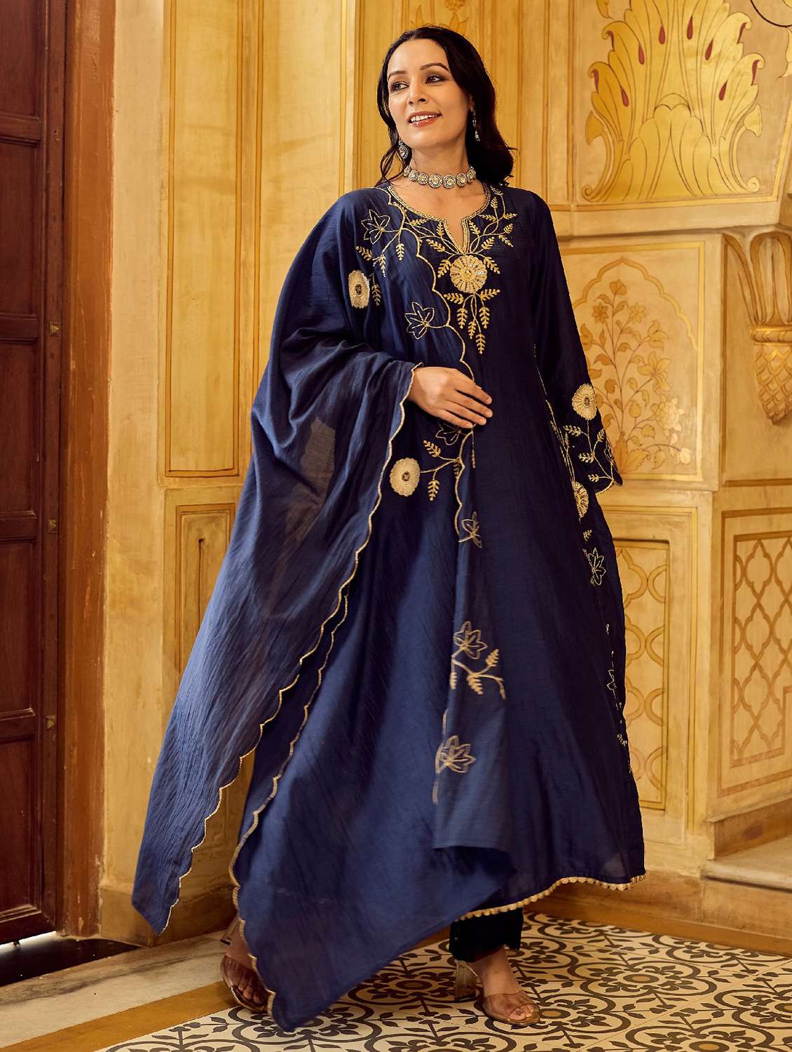 women embroidered three quarter sleeves kurta pant set with dupatta