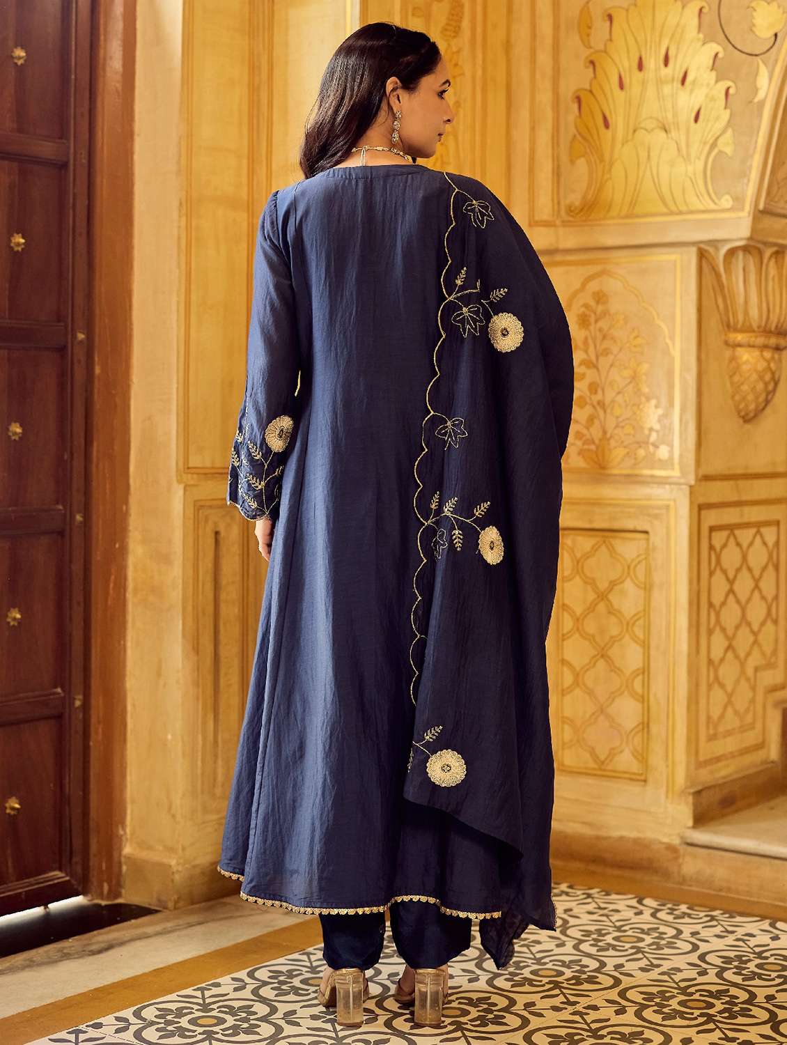 women embroidered three quarter sleeves kurta pant set with dupatta - 22524300 -  Standard Image - 3