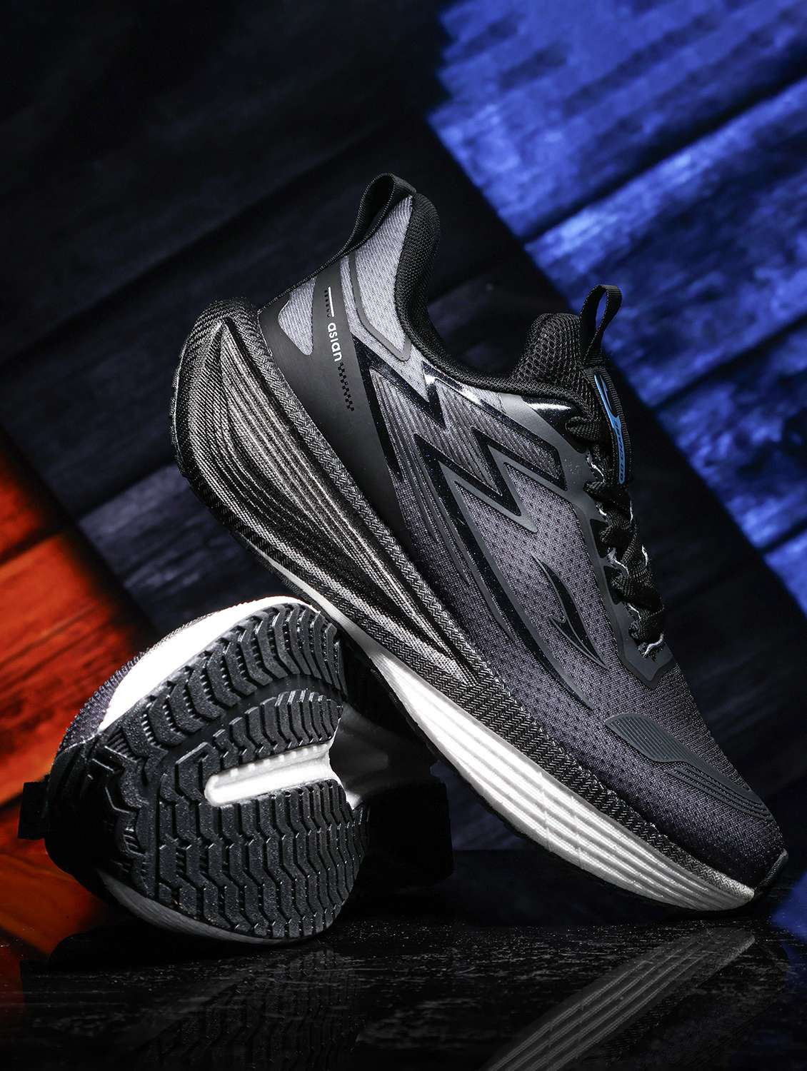 men black lace up sport shoe