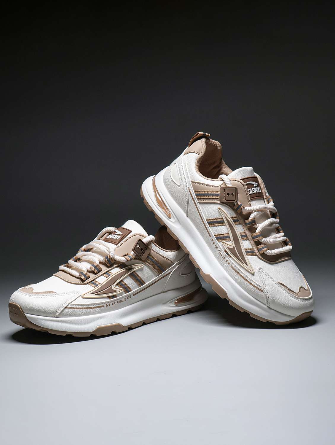 men color block lace up sneaker