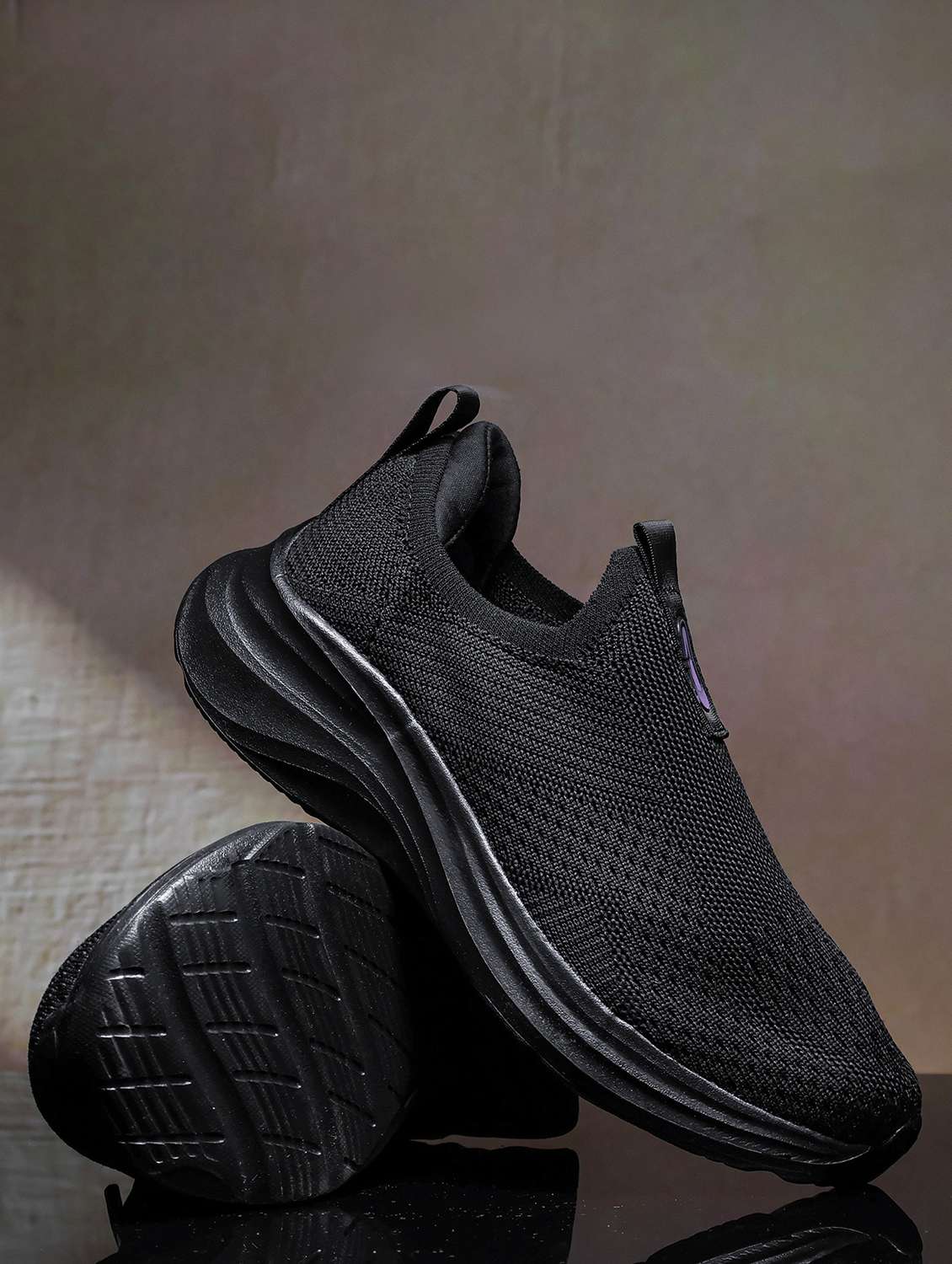 women self design slip on sports shoes