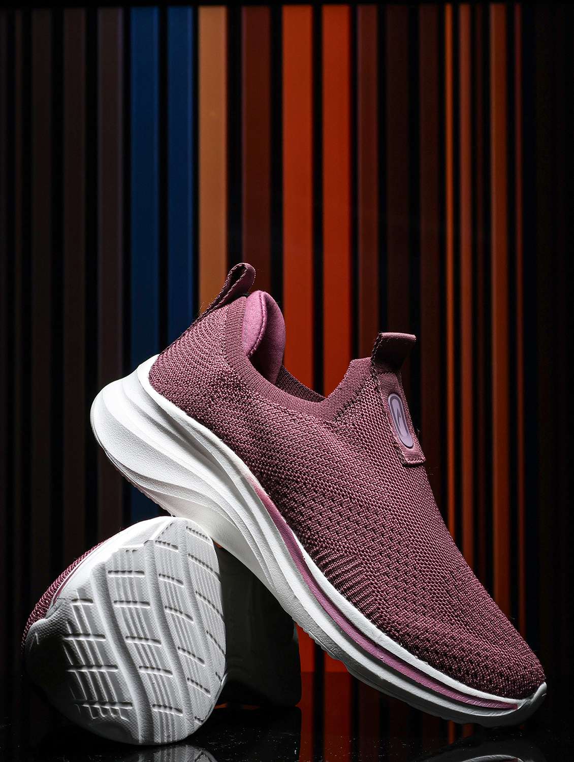 women self design slip on sports shoes