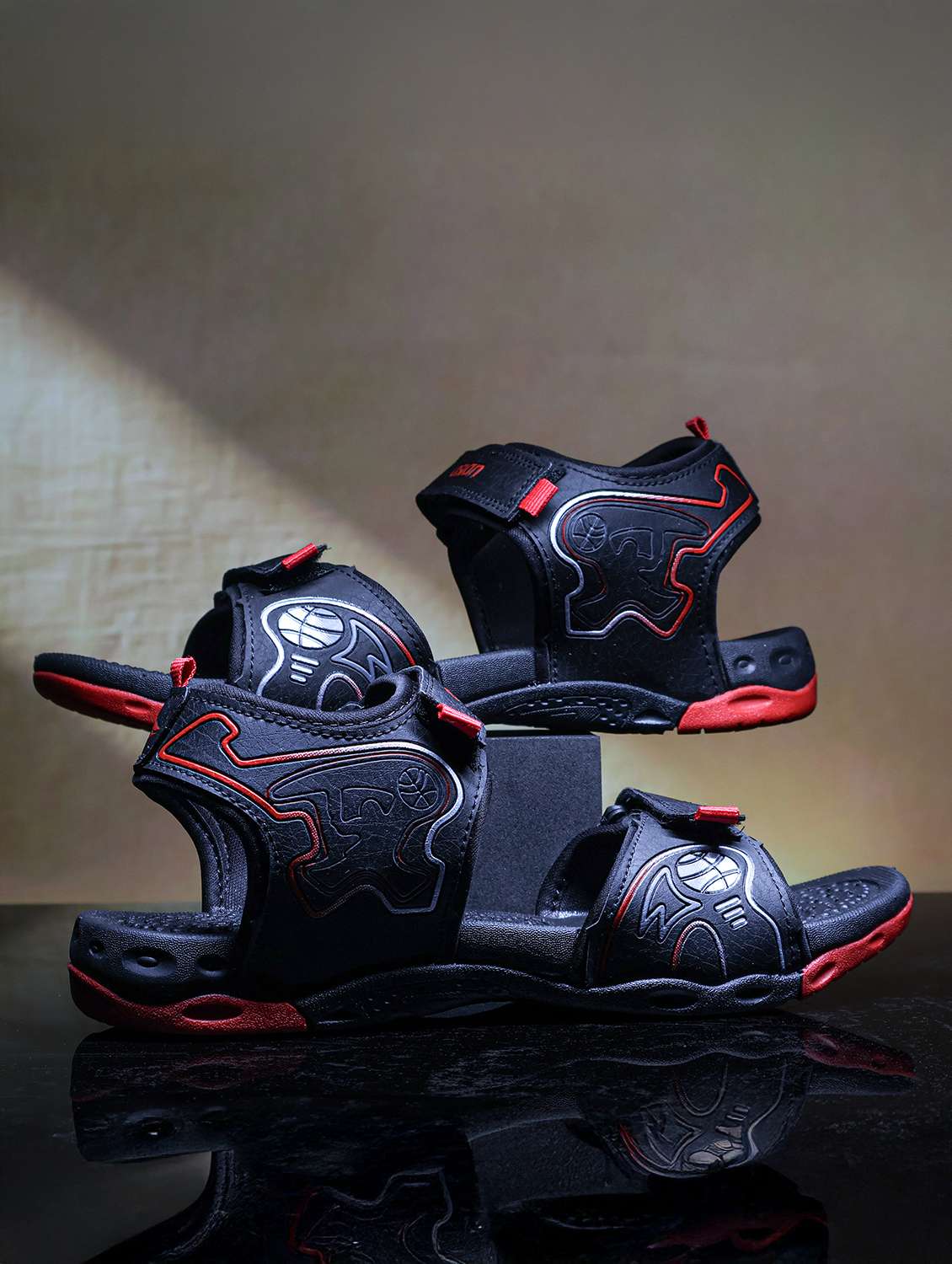 men black back strap floater