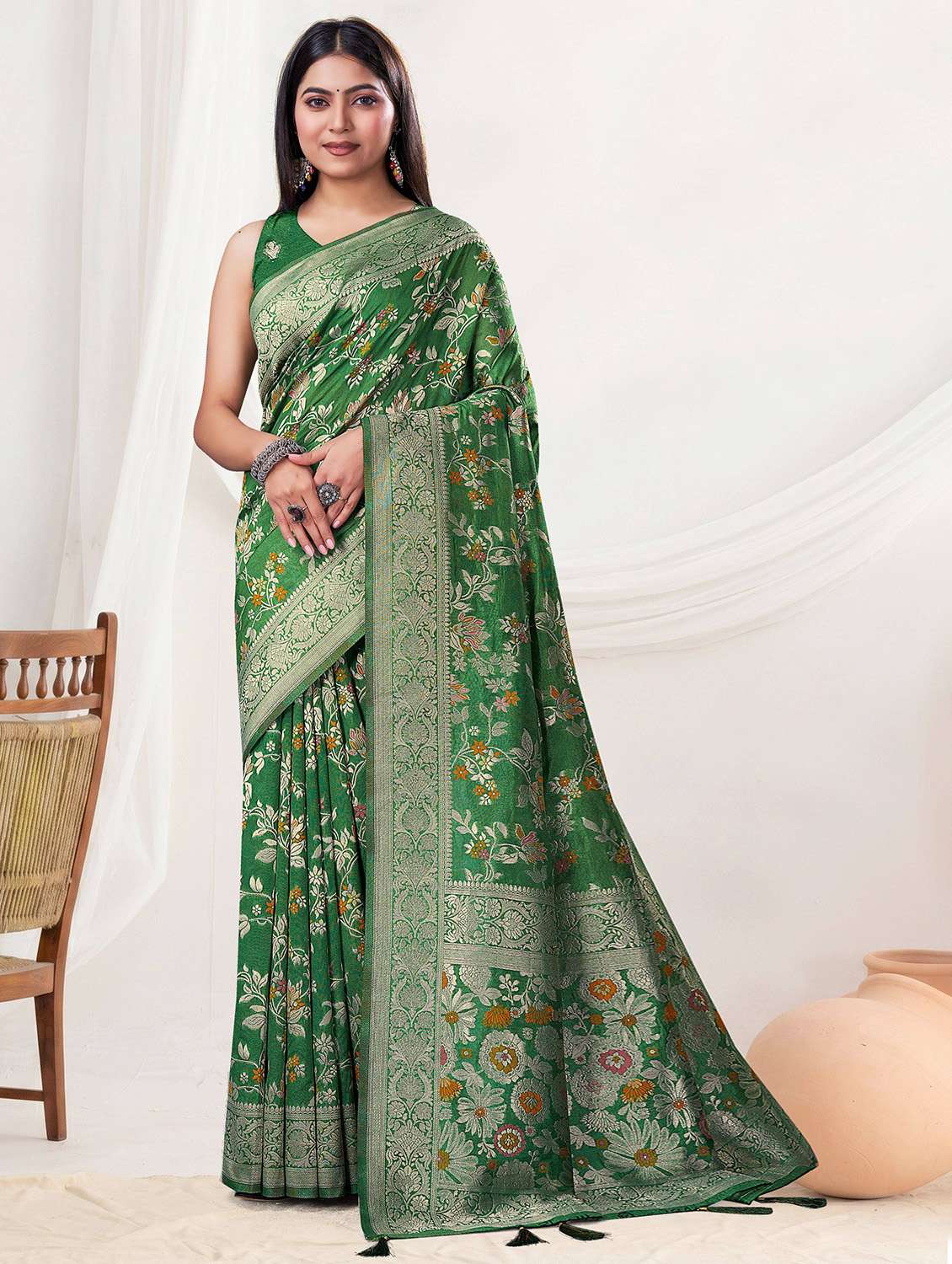 women self design banarasi saree with blouse