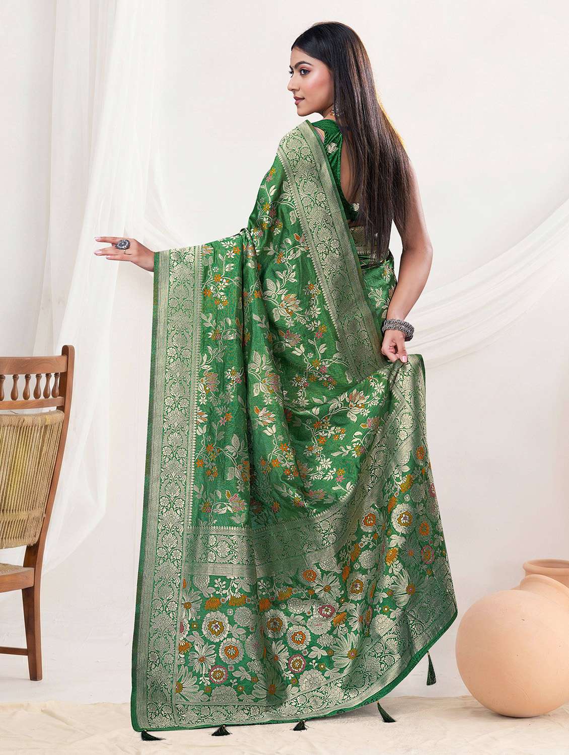 women self design banarasi saree with blouse - 22524501 -  Standard Image - 3