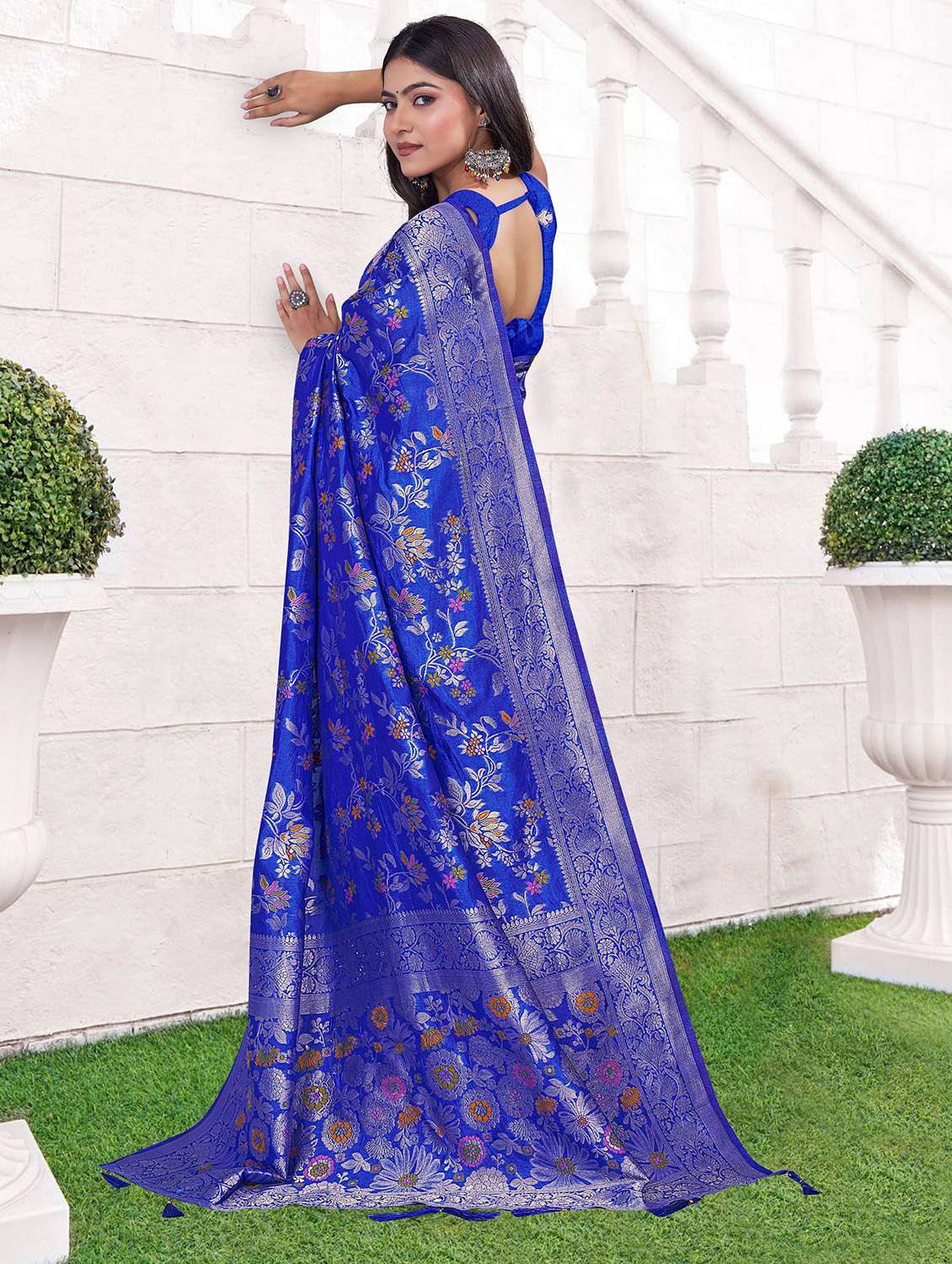 women self design banarasi saree with blouse - 22524502 -  Standard Image - 3