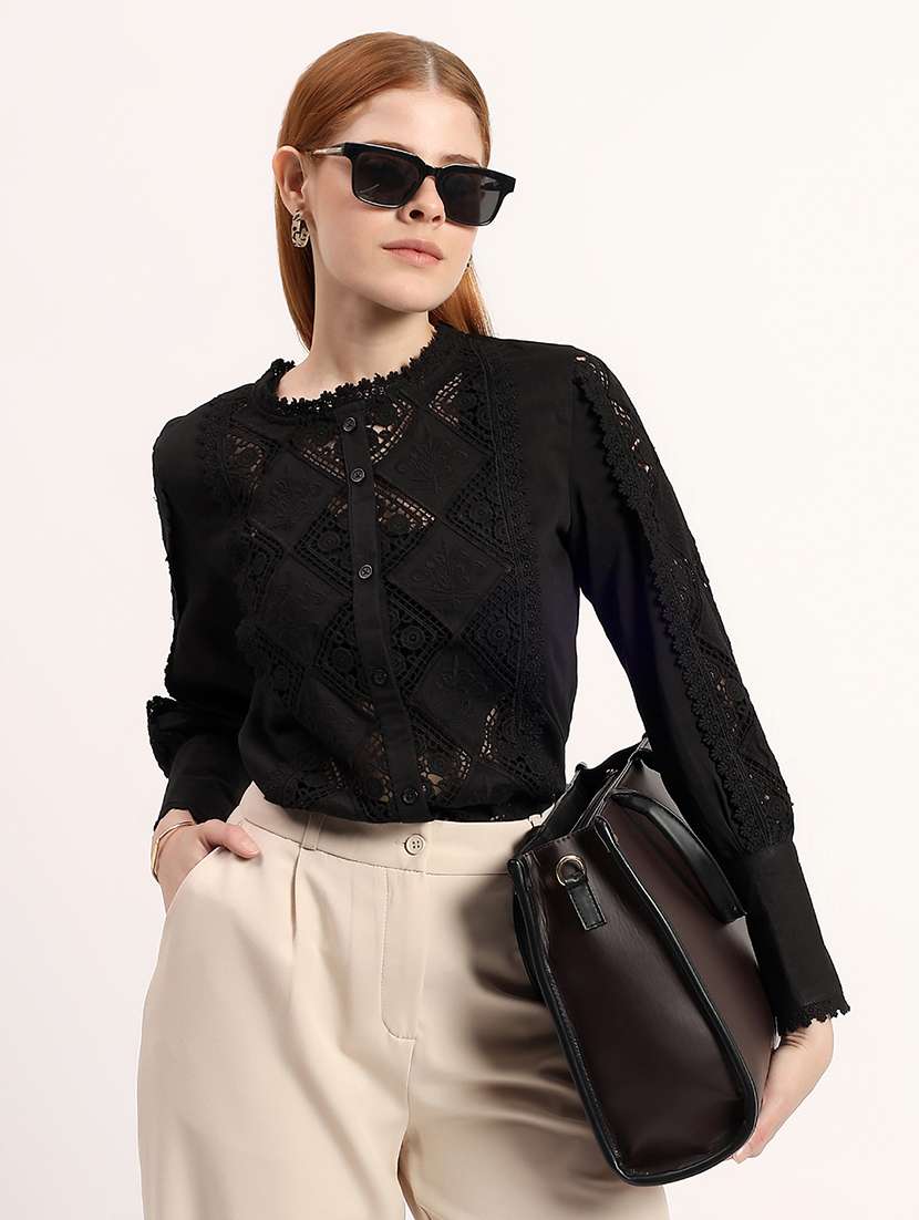 women self design round neck regular top