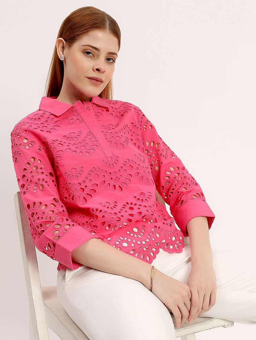 women self design collared regular top