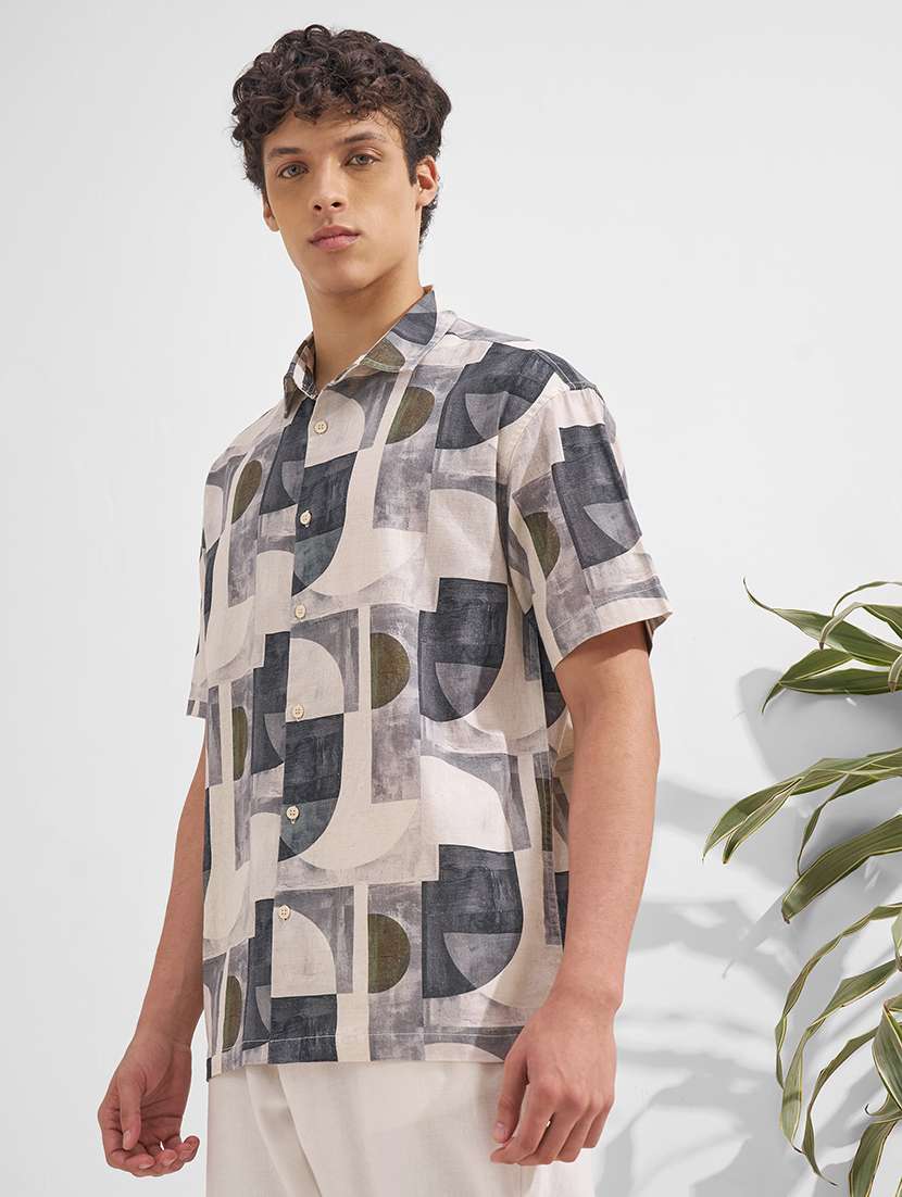 men printed short sleeve regular fit casual shirt - 22526801 -  Standard Image - 3