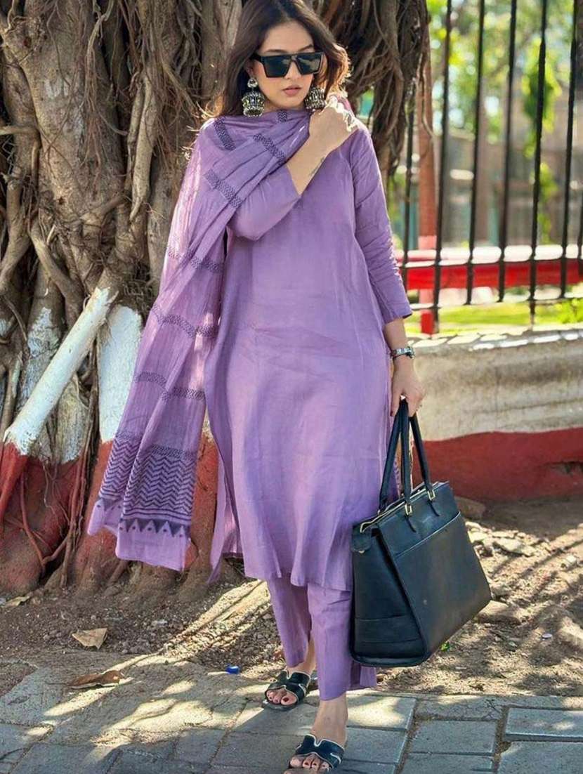 women solid three quarter sleeves kurta pant set with dupatta