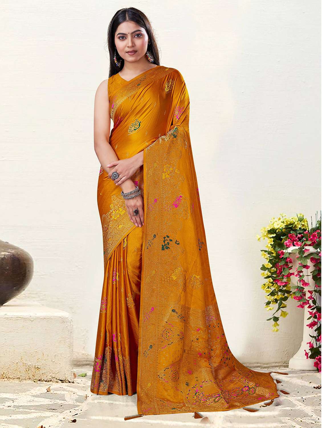 women self design banarasi saree with blouse