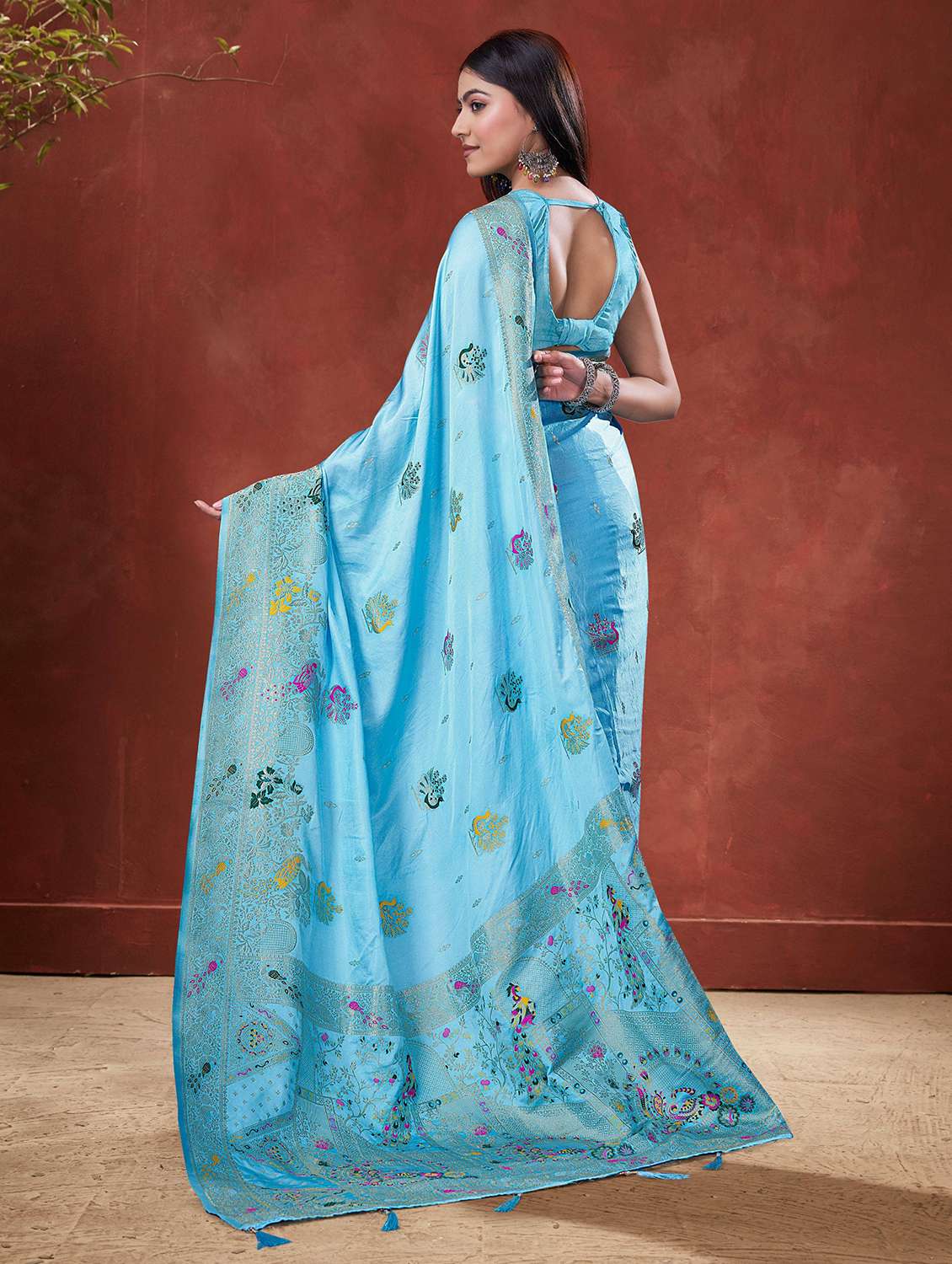 women self design banarasi saree with blouse - 22527168 -  Standard Image - 3