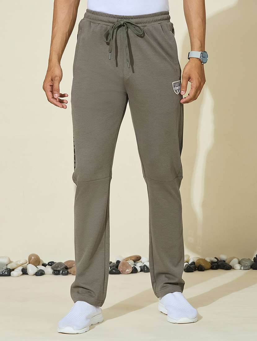 men solid mid rise  full length track pant