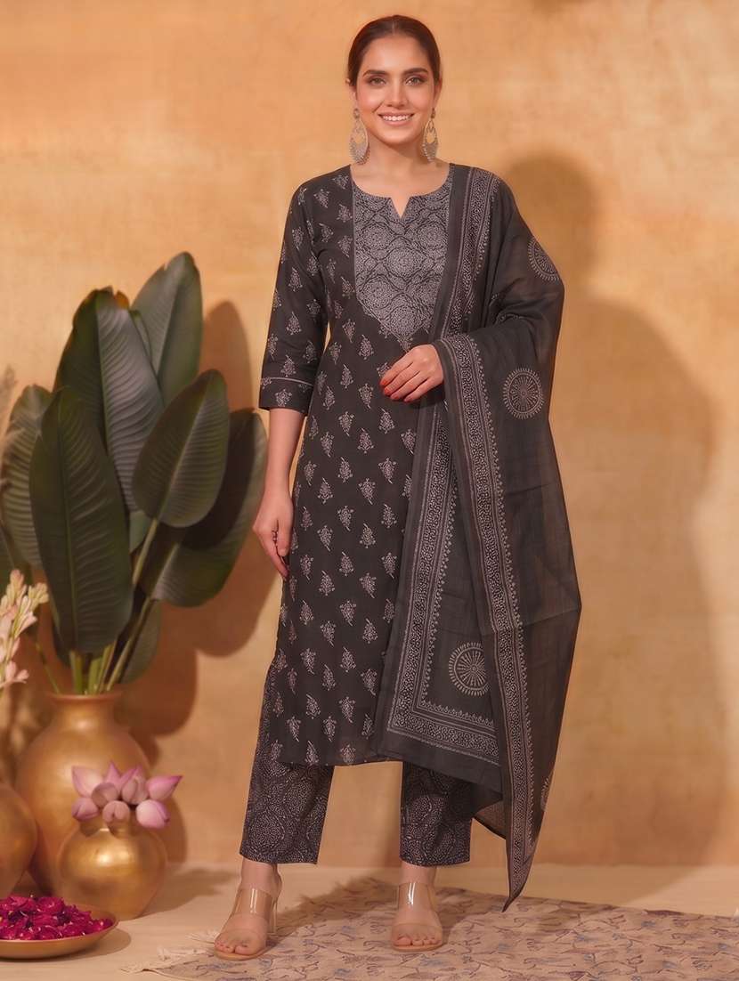women printed three quarter sleeve kurta pant with dupatta set