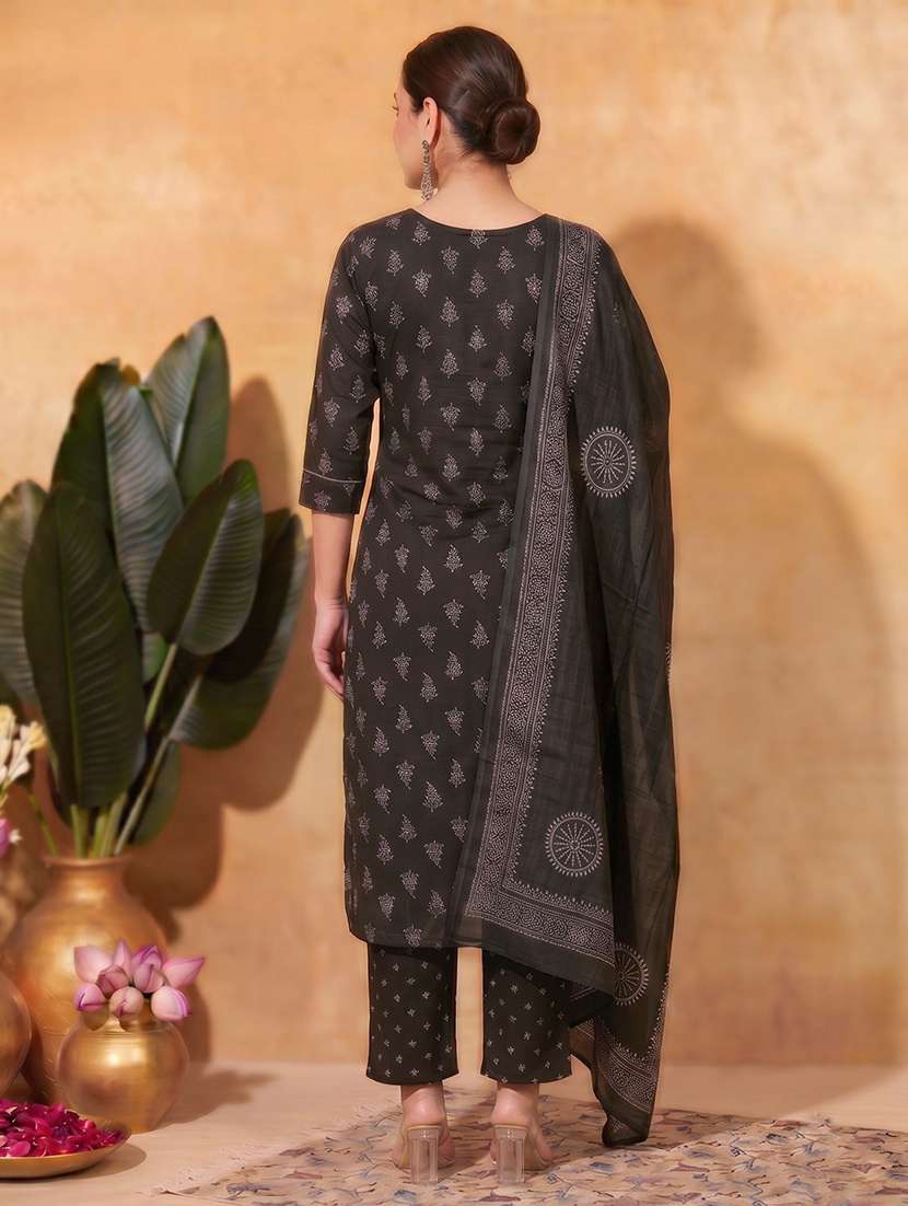 women printed three quarter sleeve kurta pant with dupatta set - 22527576 -  Standard Image - 3