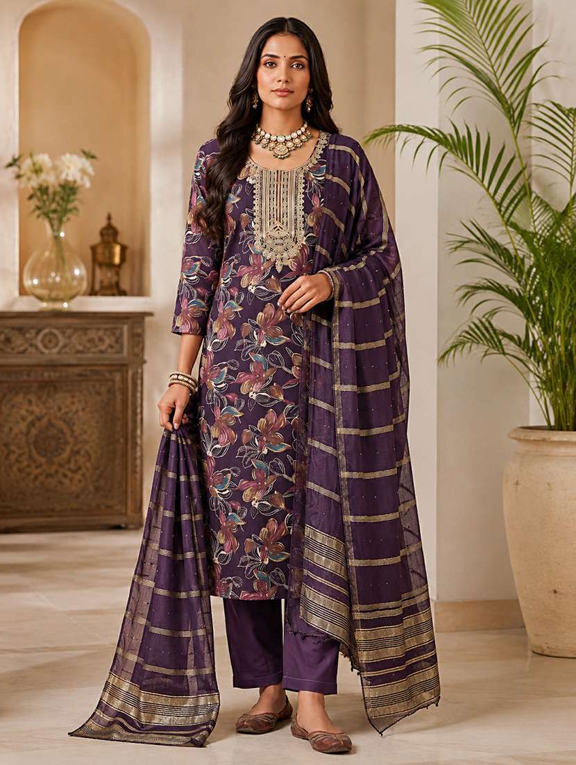 women printed three quarter sleeves kurta and pant set with dupatta