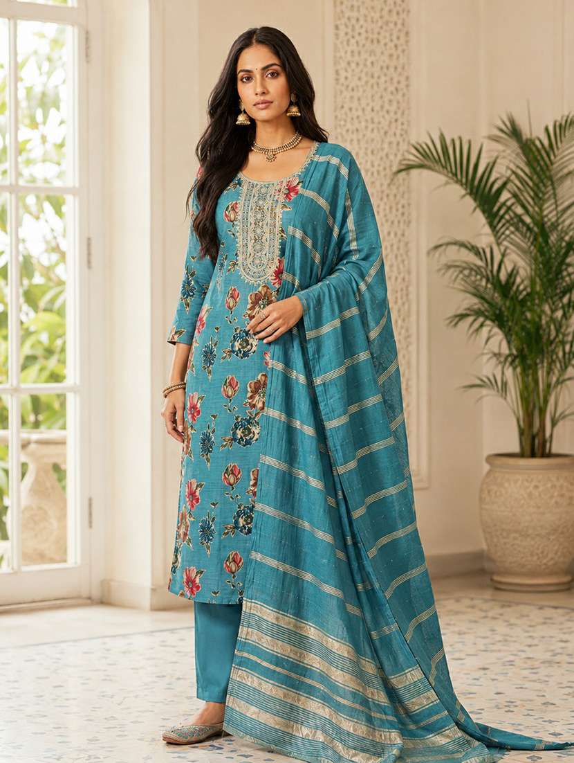 women printed three quarter sleeves kurta and pant set with dupatta