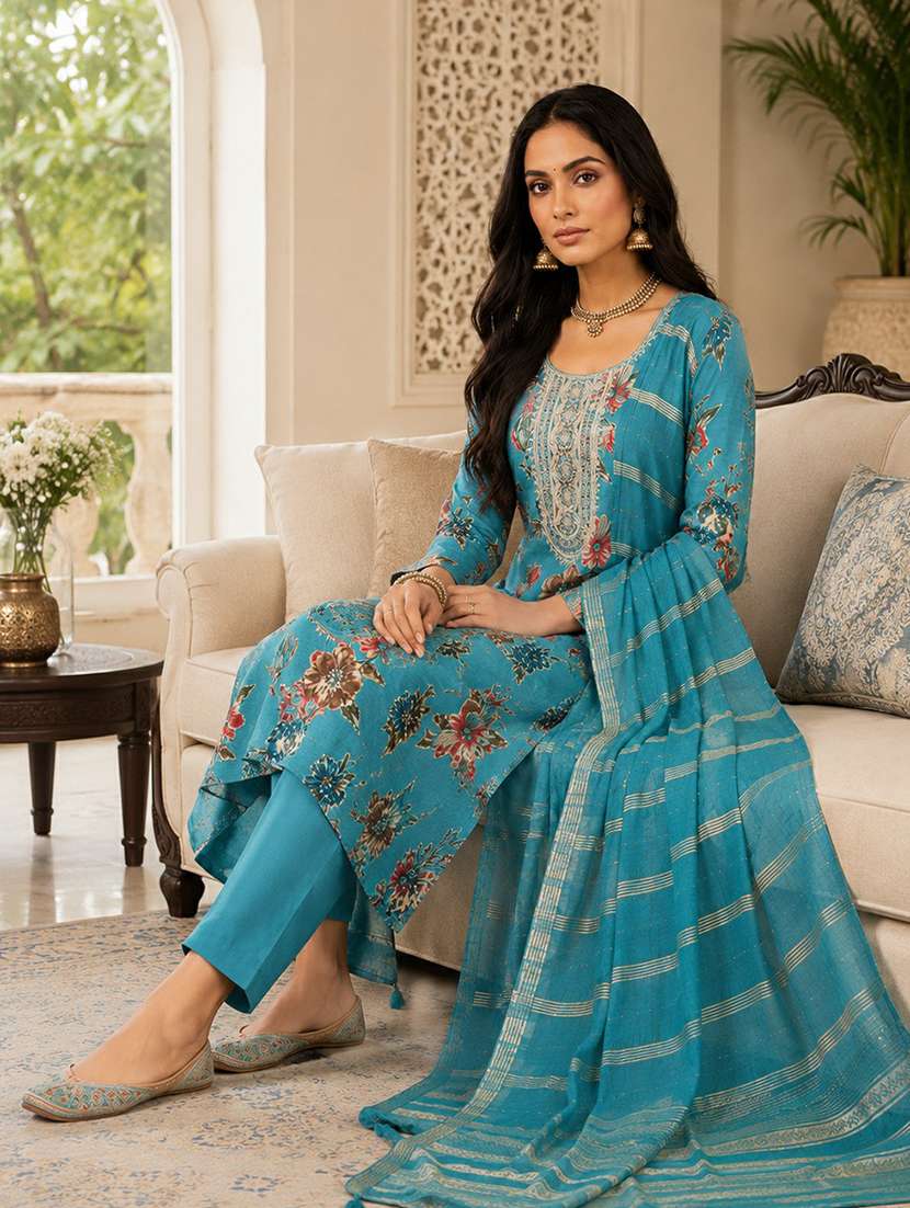 women printed three quarter sleeves kurta and pant set with dupatta - 22527685 -  Standard Image - 5