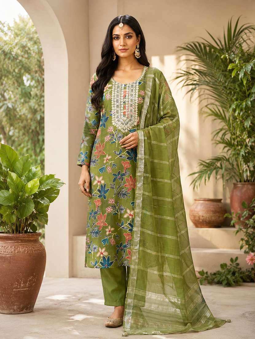 women printed three quarter sleeves kurta and pant set with dupatta