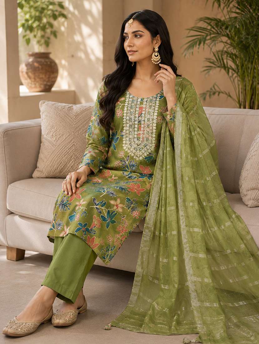 women printed three quarter sleeves kurta and pant set with dupatta - 22527686 -  Standard Image - 5