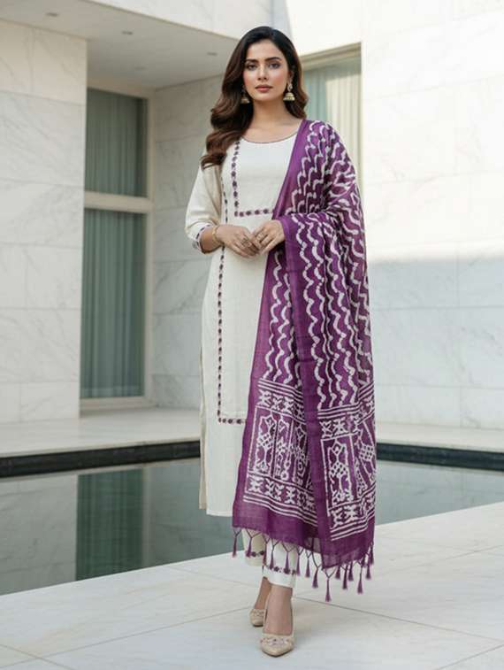 women embroidered three quarter sleeves kurta pant set with dupatta