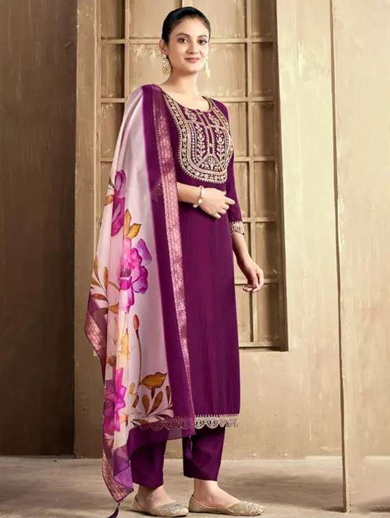 women embroidered three quarter sleeves kurta pant set with dupatta
