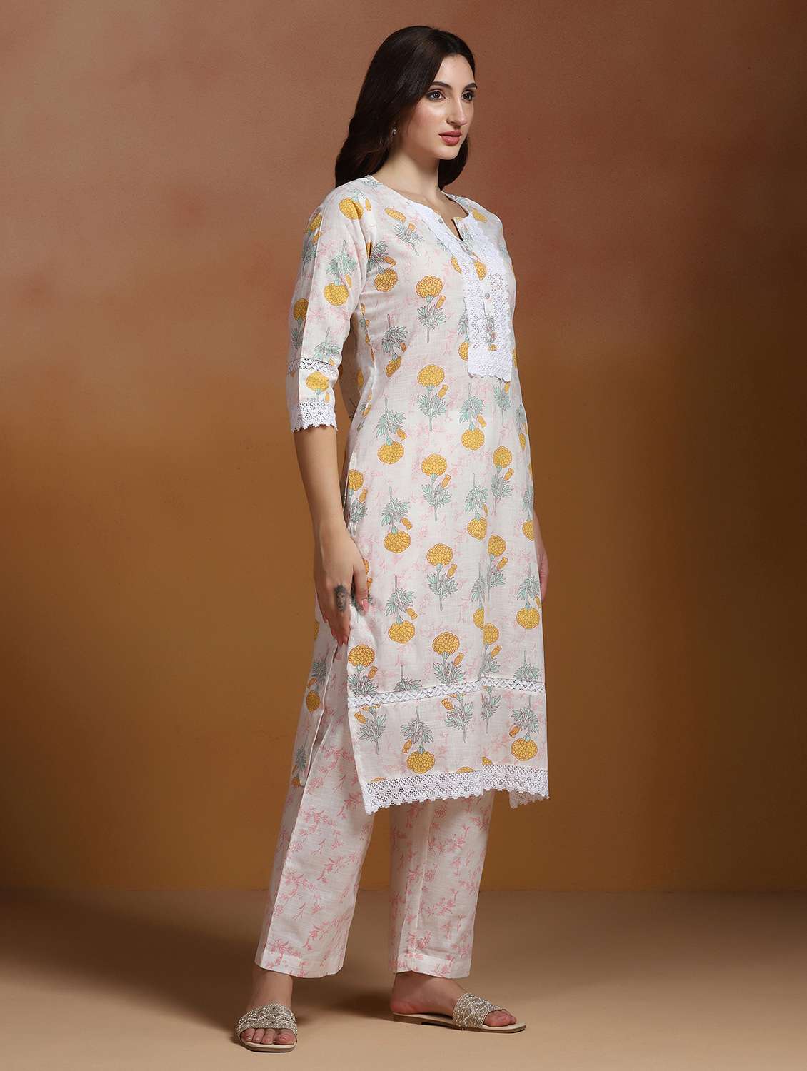women printed three quarter sleeves kurta and pant set - 22527748 -  Standard Image - 3