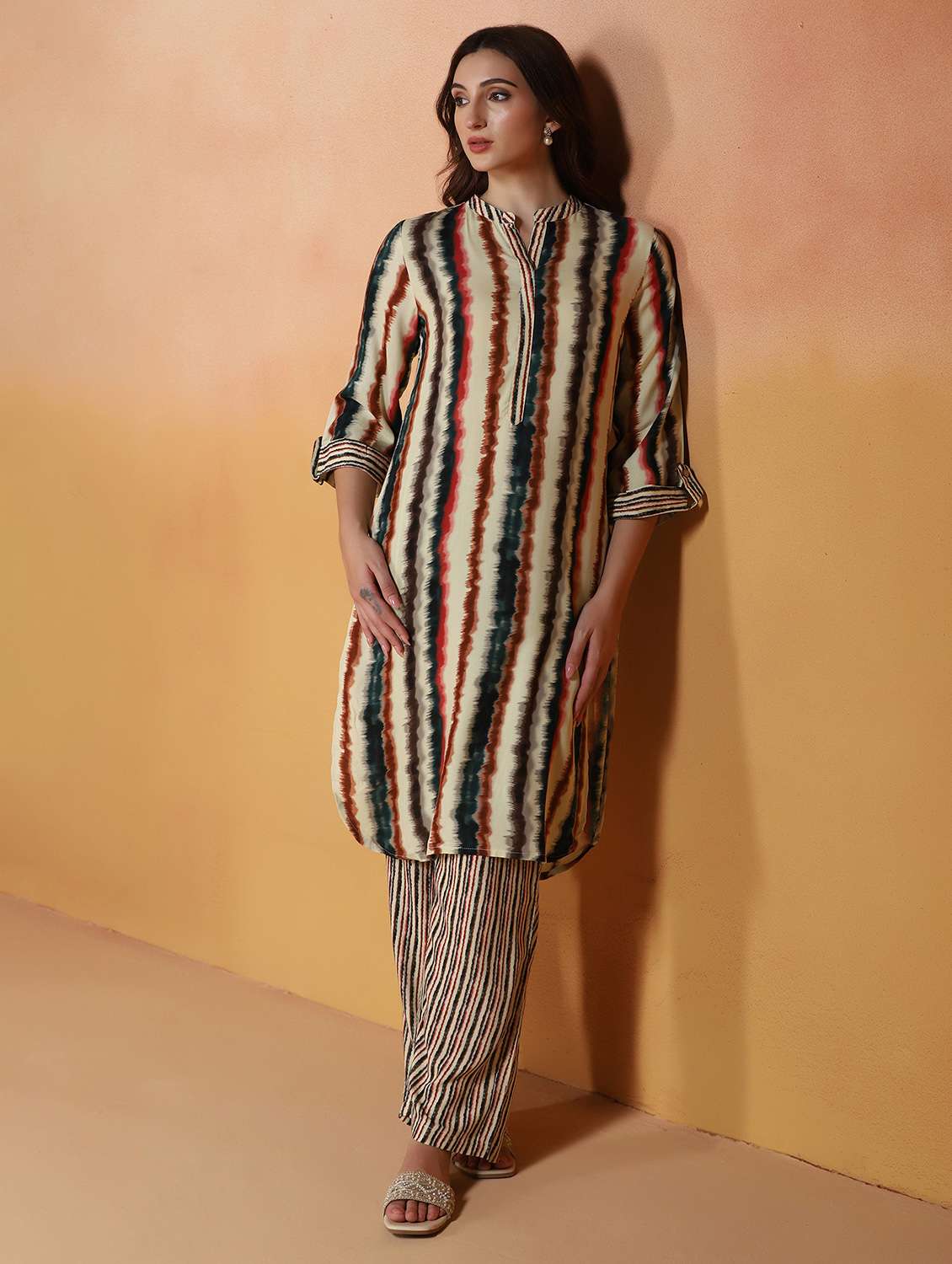 women printed three quarter sleeves kurta and pant set