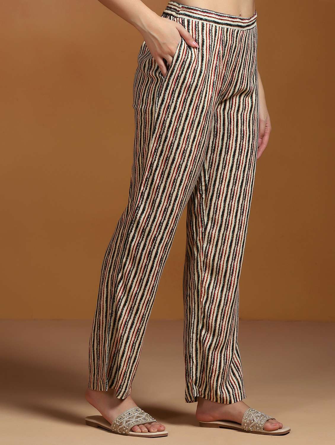 women printed three quarter sleeves kurta and pant set - 22527752 -  Standard Image - 5