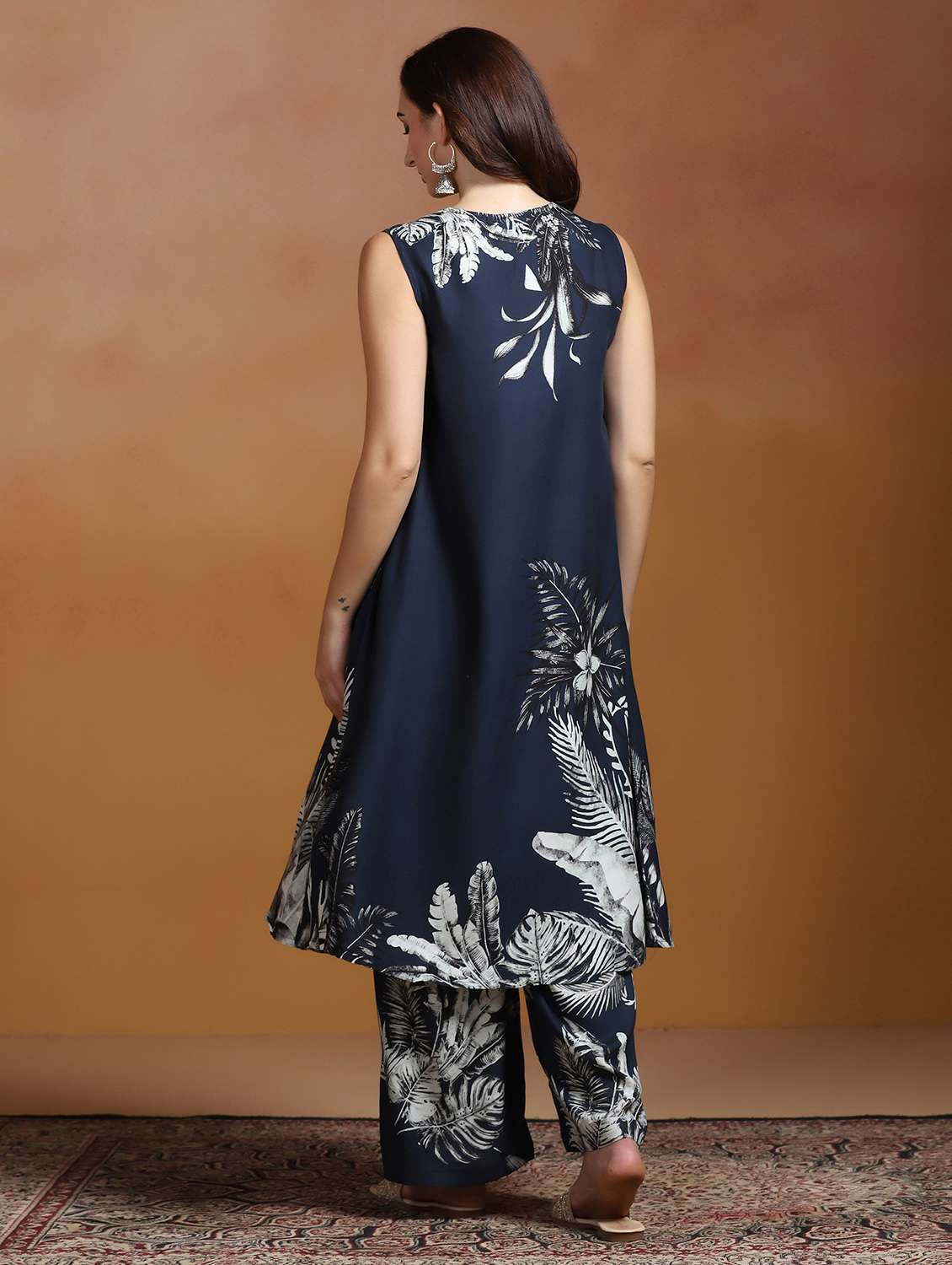 women printed sleeveless kurta and palazzo set - 22527753 -  Standard Image - 3