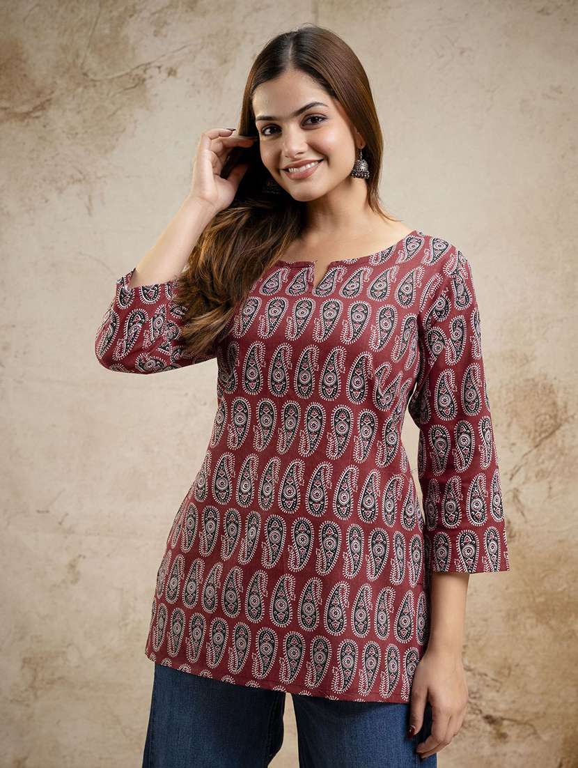 women printed three quarter sleeve straight kurti