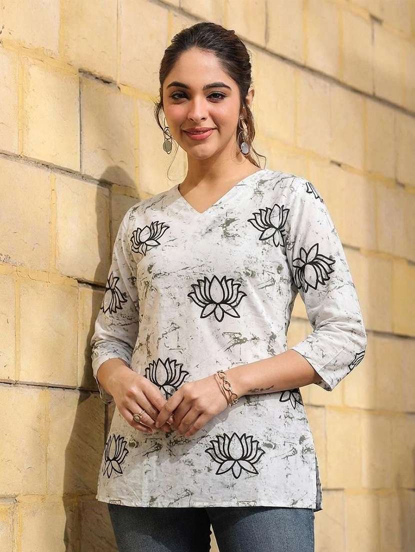 women printed three quarter sleeve straight kurti