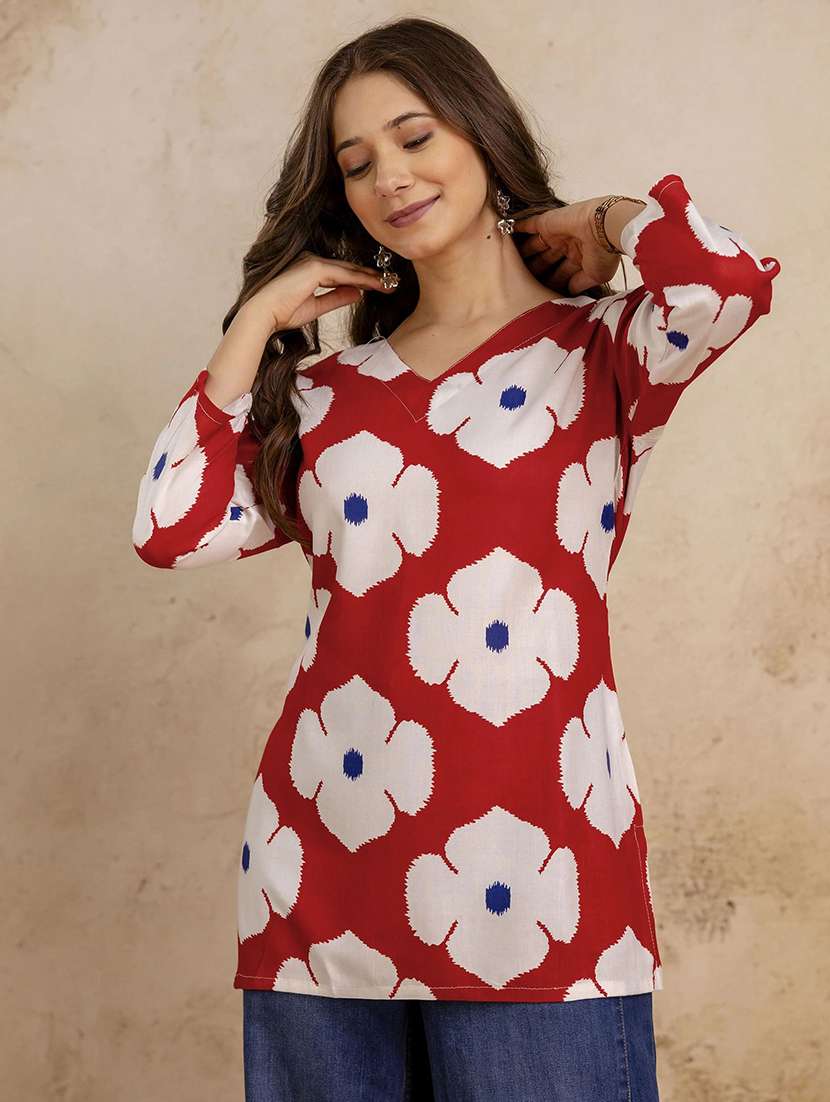 women printed three quarter sleeve straight kurti