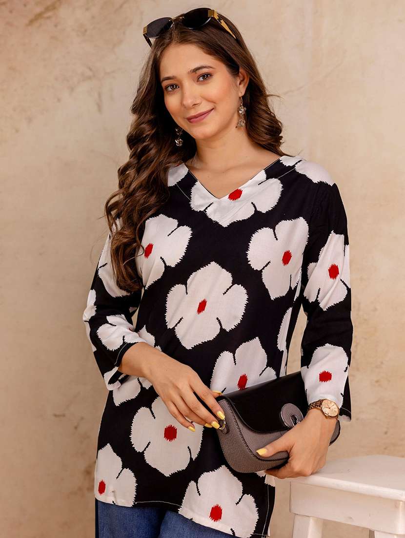 women printed three quarter sleeve straight kurti