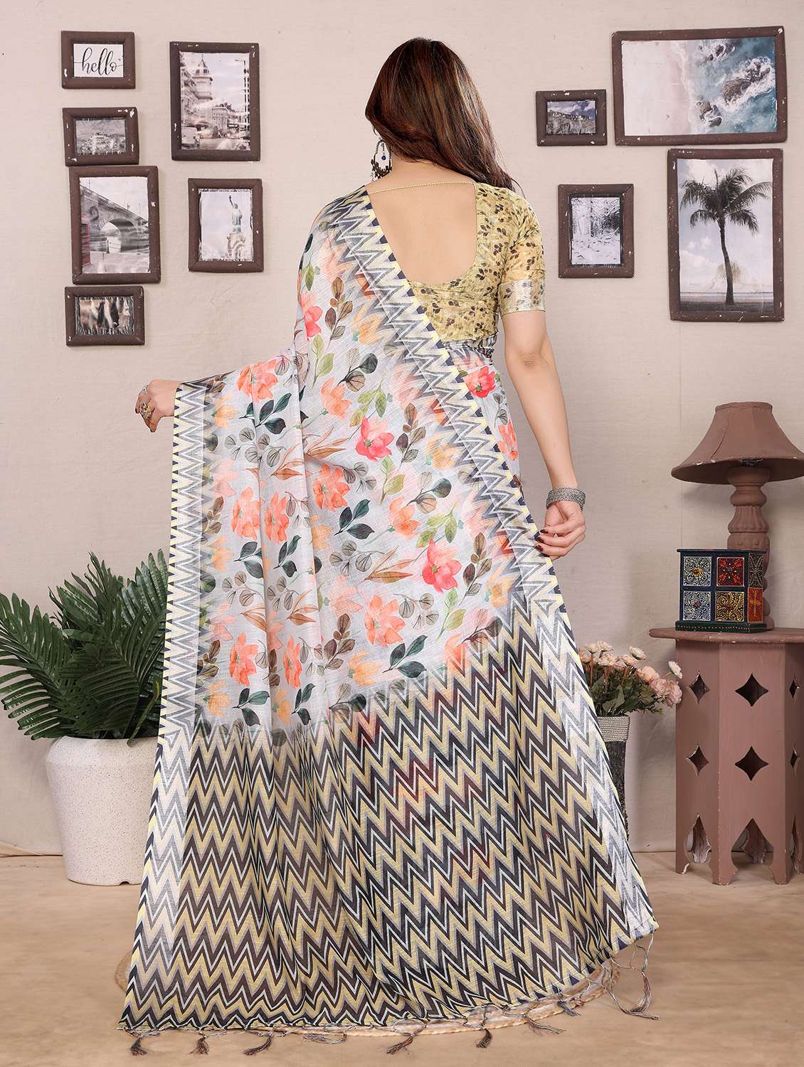 Women Printed Casual Wear Saree With Blouse - 22527906 -  Standard Image - 3