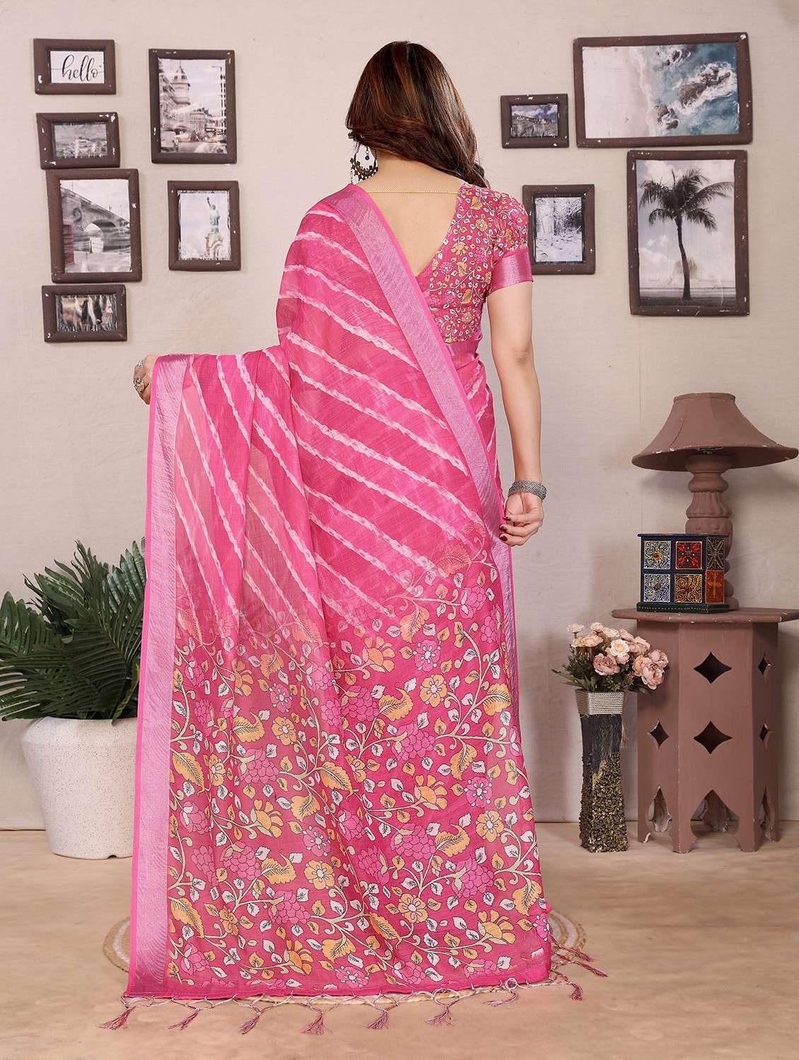 women printed casual wear saree with blouse - 22527907 -  Standard Image - 3