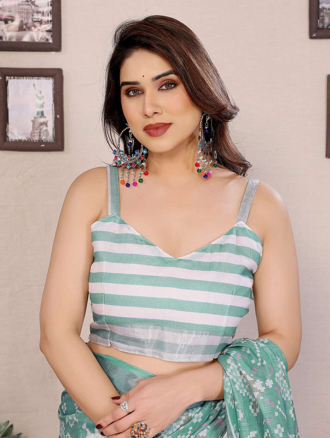 women printed casual wear saree with blouse - 22527908 -  Standard Image - 5
