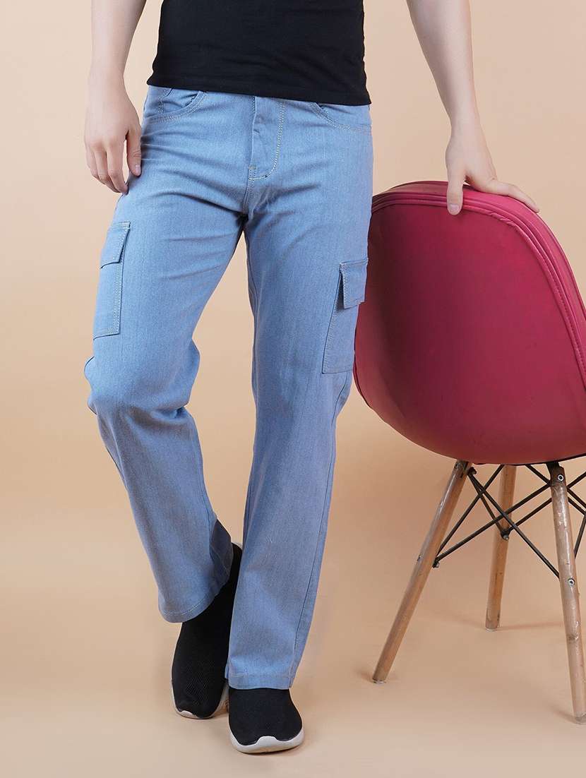 men solid mid rise regular fit cargo 