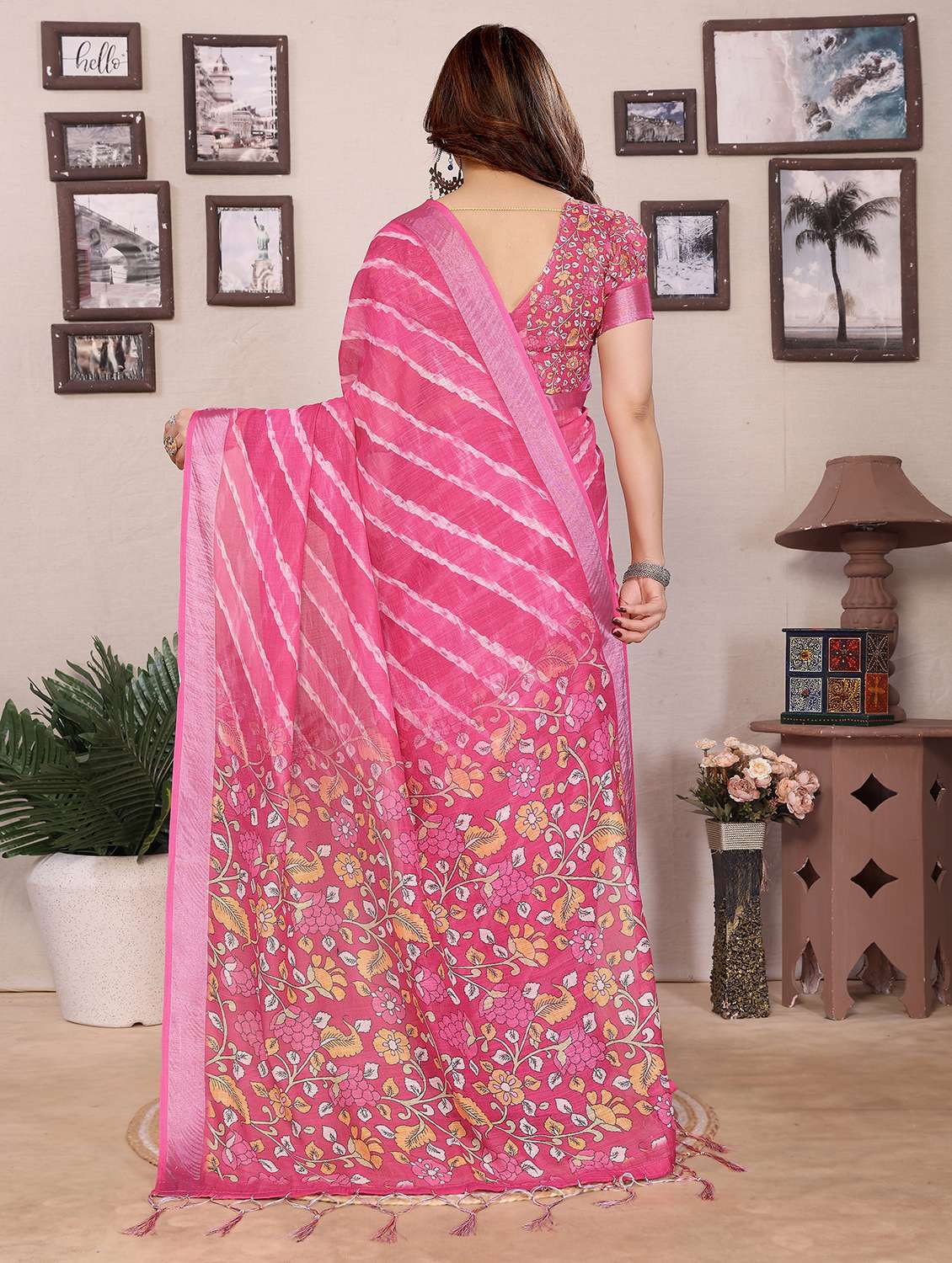 women printed casual wear saree with blouse - 22528717 -  Standard Image - 3