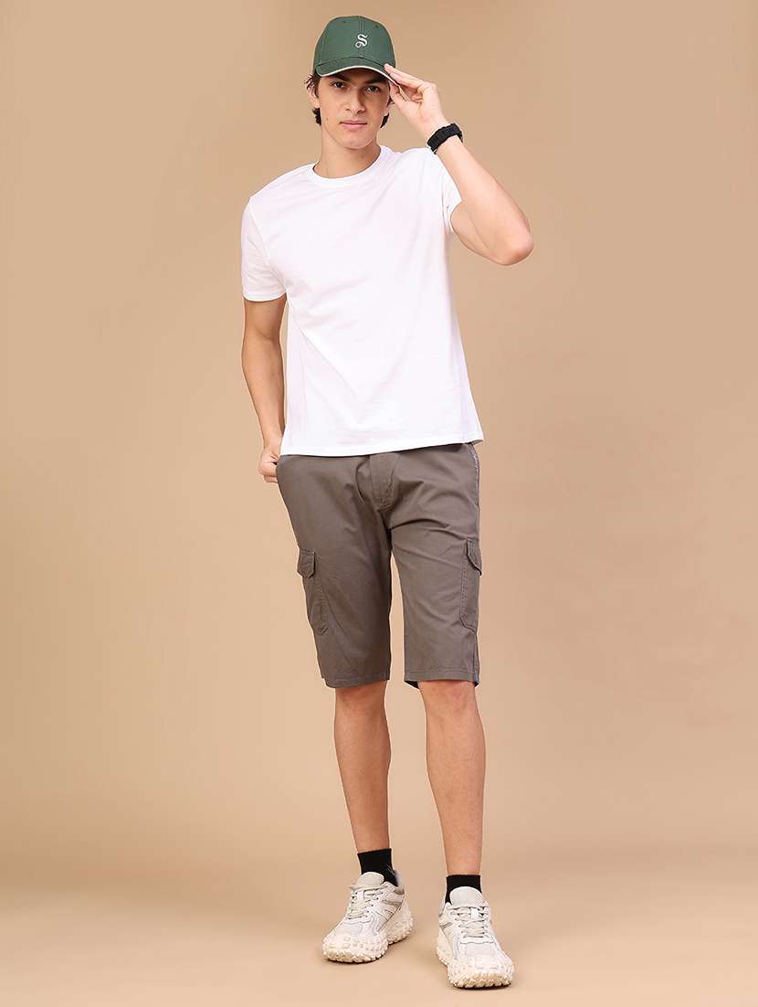 Men Solid Mid Rise Regular Fit Three-fourth Cargo Shorts - 22530050 -  Standard Image - 5