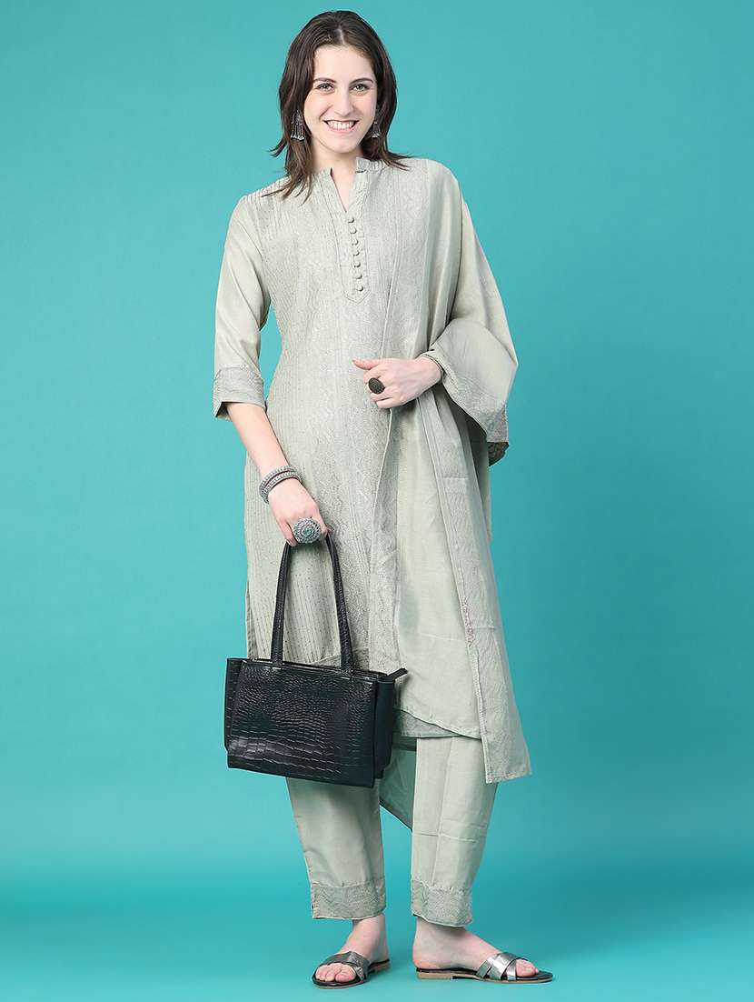 women embroidered three quarter sleeves kurta pant with dupatta set