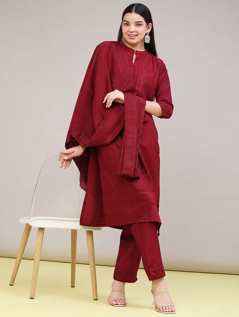 women embroidered three quarter sleeves kurta pant with dupatta set