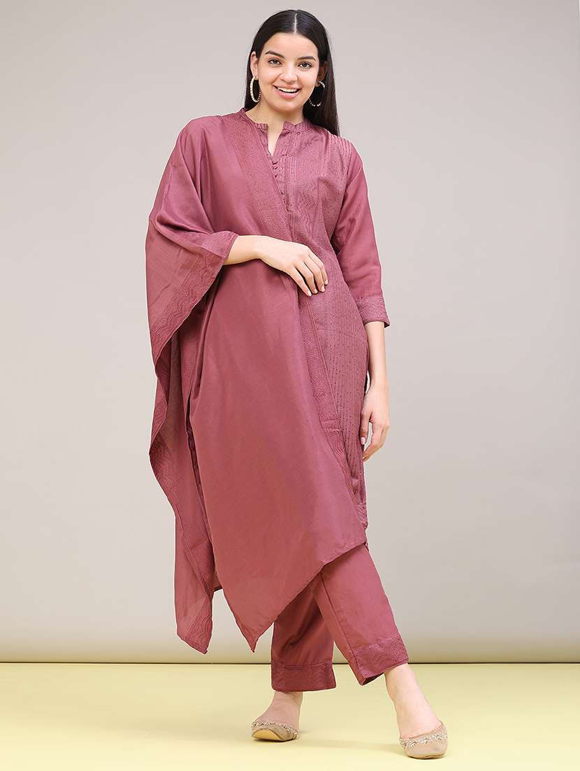 women embroidered three quarter sleeves kurta pant with dupatta set