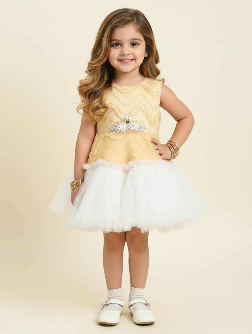 girls applique detailed round neck frock 