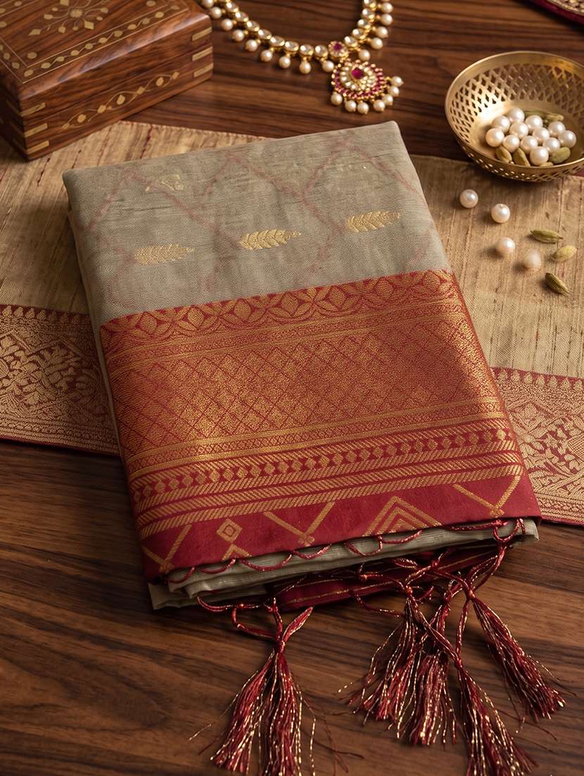 Women Self Design Southern Silk Saree With Blouse - 22540096 -  Standard Image - 3